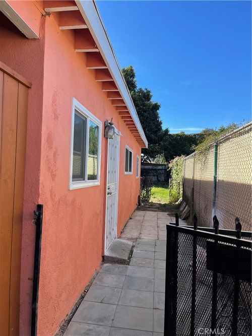 13025 S Penrose Ave, Compton, CA, 90222-2619 | Card Image