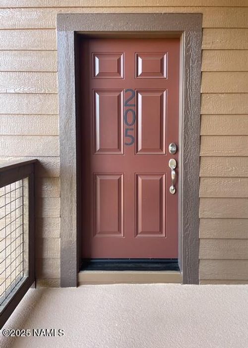 205-2950 W Presidio Dr, Flagstaff, AZ, 86001-9170 | Card Image