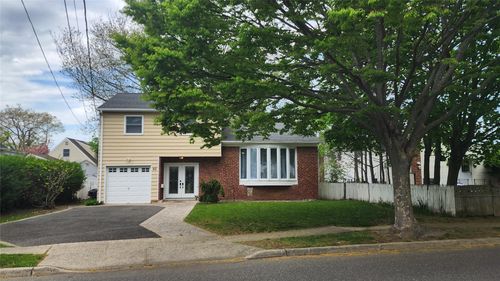 60 Ketcham Ave, Amityville, NY, 11701-3111 | Card Image