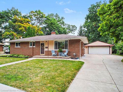 709 Briarwood Ln, Fenton, MI, 48430-1830 | Card Image