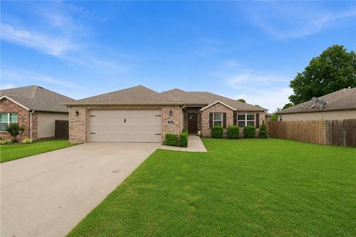 705 Olivia Ln, Centerton, AR, 72719-7808 | Card Image