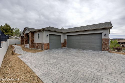 212 E Smoke Tree Ln, Prescott, AZ, 86301-4468 | Card Image