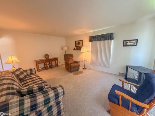 1106 Val Kay Ct, Hampton, IA, 50441-1420 | Card Image