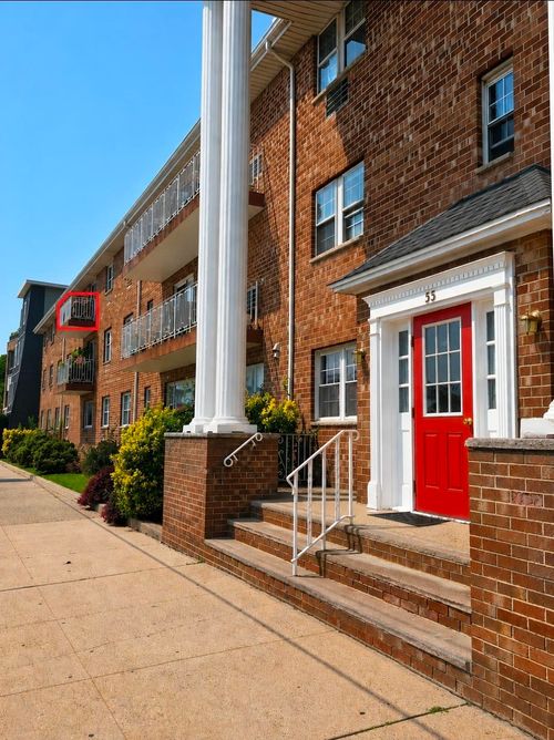 c8-55 W 1st St, Bayonne, NJ, 07002-2394 | Card Image