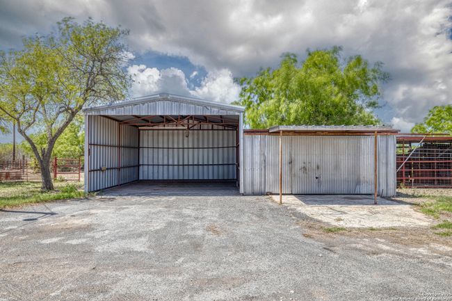 1390 Windmill Rd, House other with 2 bedrooms, 2 bathrooms and null parking in Uvalde TX | Image 26