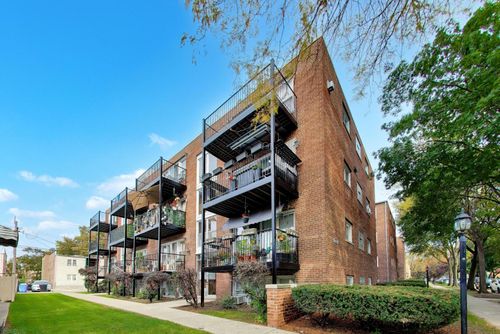 39-2636 W Catalpa Avenue, Chicago, IL, 60625 | Card Image