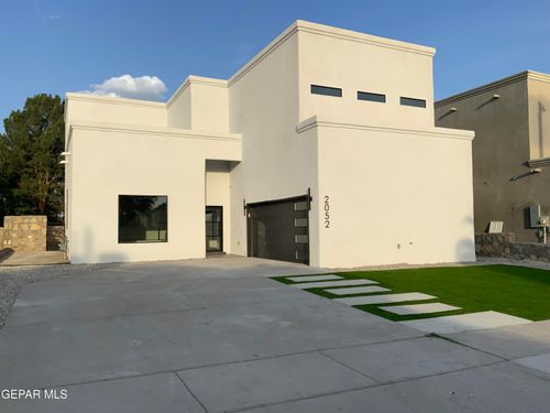 2052 Crystal Ridge St, El Paso, TX, 79938-7752 | Card Image