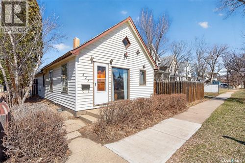 528 Ominica St E, Moose Jaw, SK, S6H0H3 | Card Image
