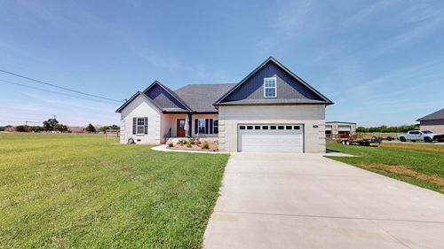 93 Honeybee Dr, Unionville, TN, 37180-8503 | Card Image