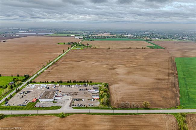 26 8 Th Concession Rd, Home with 3 bedrooms, 2 bathrooms and 9 parking in Brant ON | Image 4