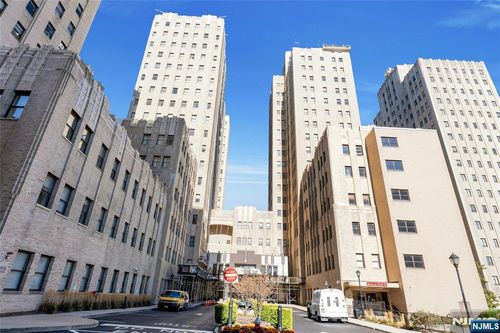 4 Beacon, Jersey City, NJ, 07304 | Card Image