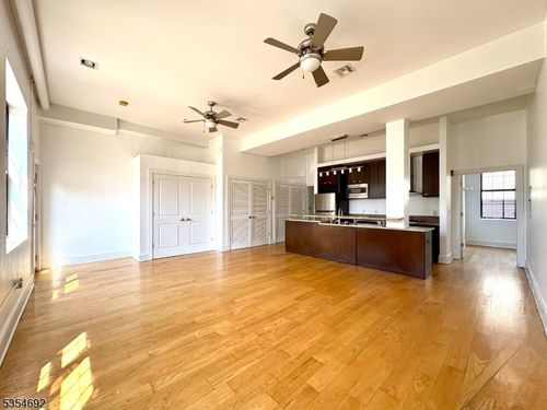 apt-2-988 Johnson Pl, Union, NJ, 07083-6997 | Card Image