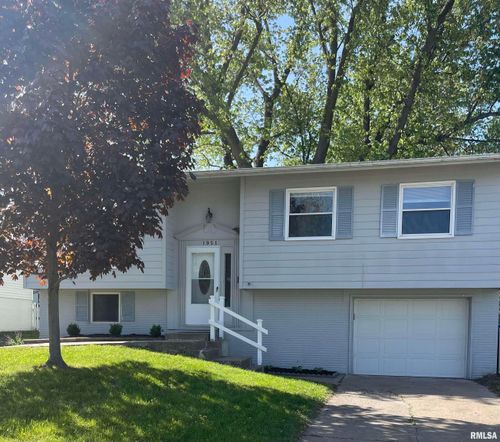 1951 Bristol Dr, Bettendorf, IA, 52722-1909 | Card Image