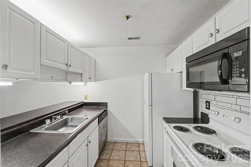 b-9535 University Terrace Dr, Charlotte, NC, 28262-8813 | Card Image