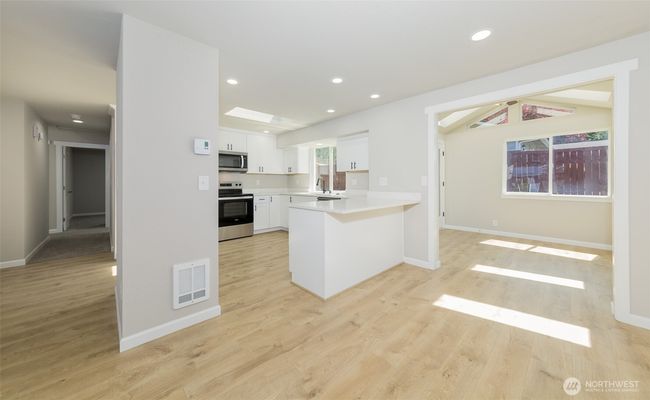 9621 1 St Ave Se, House other with 3 bedrooms, 2 bathrooms and 2 parking in Everett WA | Image 6