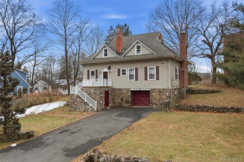 11 Oakdale Mnr, Suffern, NY, 10901-5707 | Card Image
