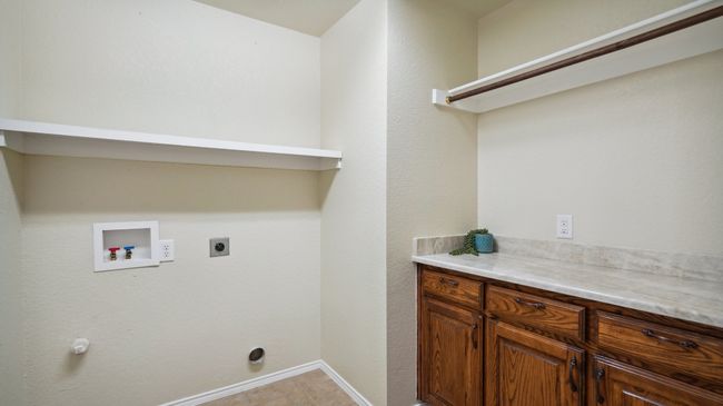 613 W Sheila Cir, House other with 4 bedrooms, 2 bathrooms and null parking in Joshua TX | Image 34