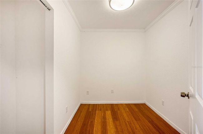 Office Space with Closet | Image 37