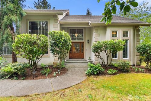 121 E Sterling Dr, Allyn, WA, 98524-8742 | Card Image
