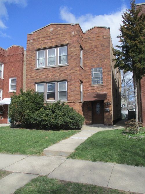 1525 Gunderson Ave, Berwyn, IL, 60402-1316 | Card Image