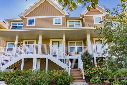 2976 Clover Ridge Dr, Chaska, MN, 55318-4565 | Card Image