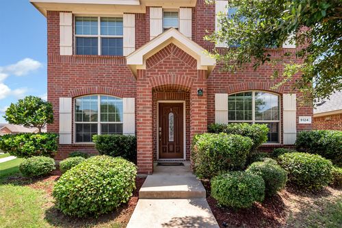 9124 Spurs Trl, Cross Roads, TX, 76227-2343 | Card Image