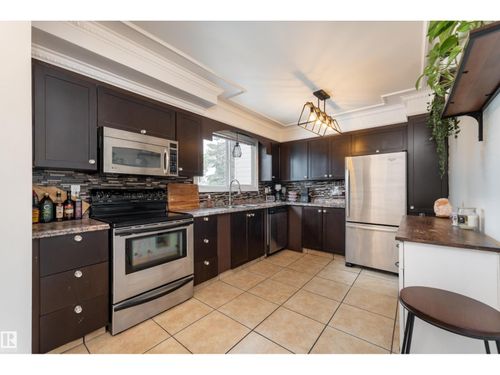 747 Clareview Rd Nw, Edmonton, AB, T5A3S6 | Card Image