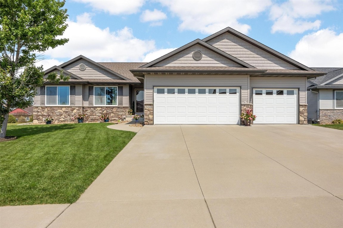 Montgomery Cir, Marion, IA 52302