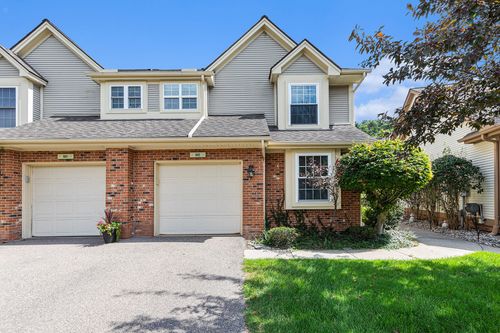 843 Whisperwood Trl, Fenton, MI, 48430-2200 | Card Image