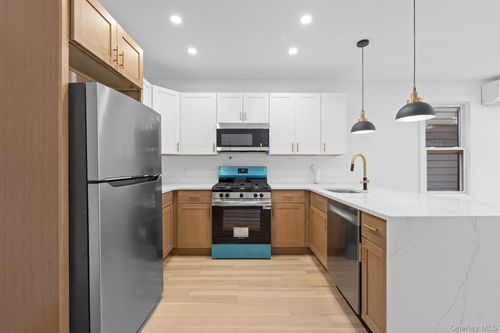 11455 131st St, South Ozone Park, NY, 11420-2107 | Card Image