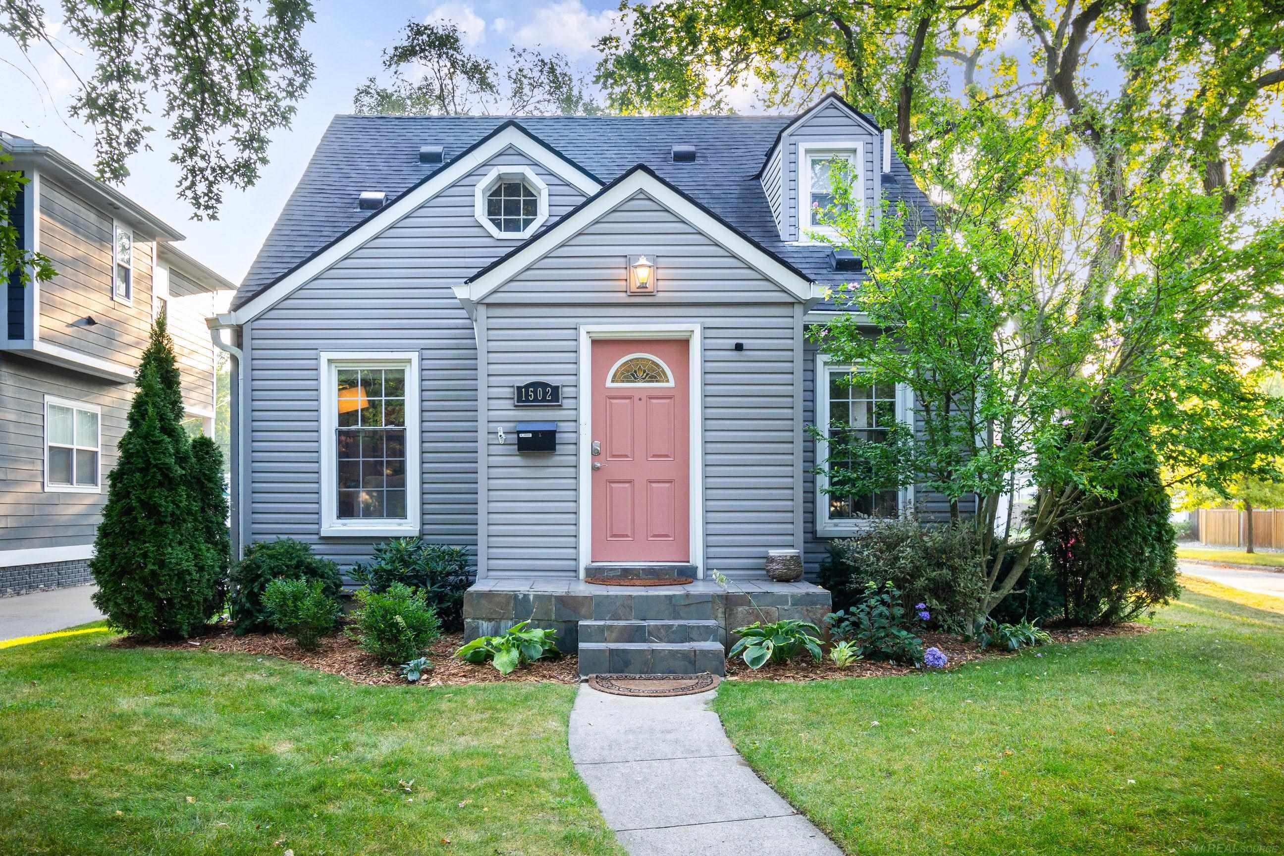 Altadena Ave, Royal Oak, MI 48067