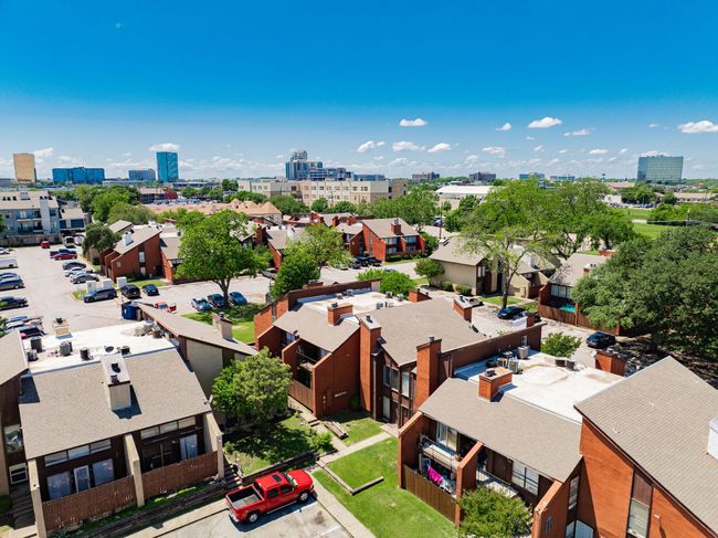 Aerial view with a view of city | Image 31