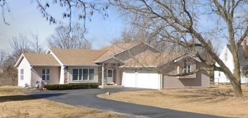 9371 S Chicago Rd, Oak Creek, WI, 53154-4833 | Card Image