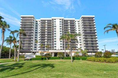 3N - 3420 S Ocean Boulevard, Condo with 2 bedrooms, 2 bathrooms and null parking in Highland Beach FL | Image 1