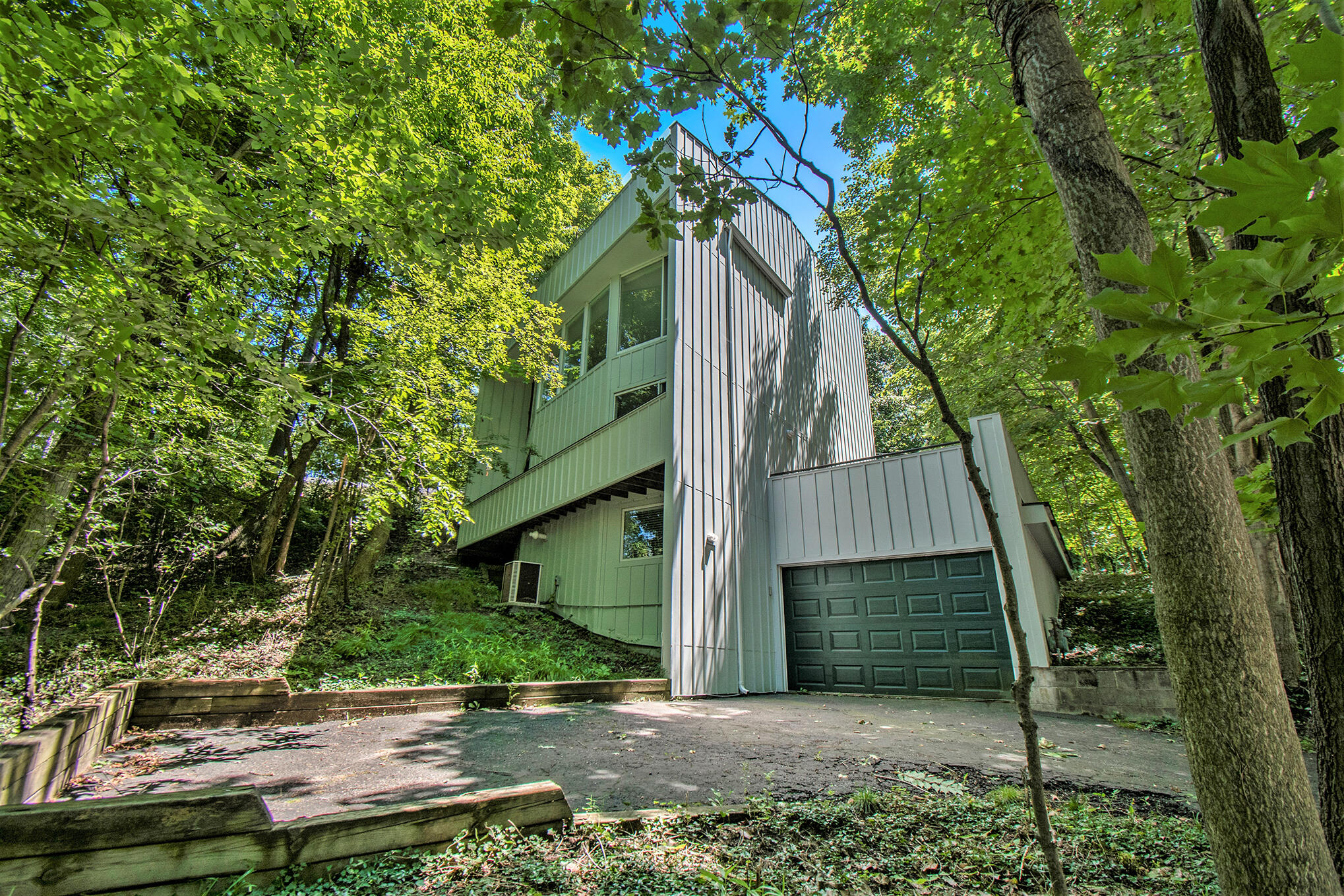 Hilltop Rd, Sawyer, MI 49125