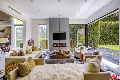 9852 San Cir, Beverly Hills, CA, 90210-1517 | Card Image