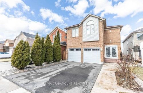 1043 Blueheron Blvd, Mississauga, ON, L5V2J8 | Card Image