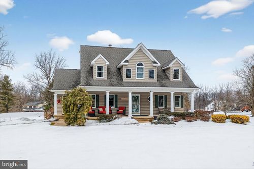 712 Broad St, PERKASIE, PA, 18944-2901 | Card Image