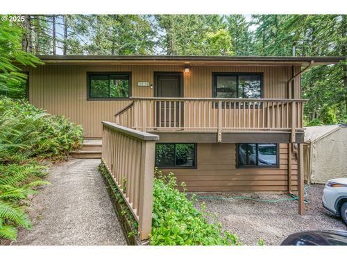 20151 S Henrici Rd, Oregon City, OR, 97045-9348 | Card Image