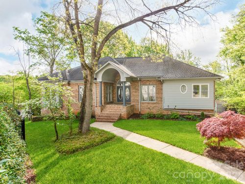 7015 Oakview Ln, Charlotte, NC, 28226-0901 | Card Image