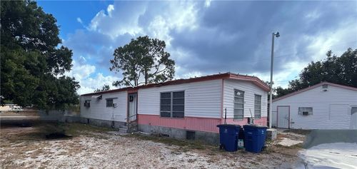 8281 Sevigny Dr, NORTH FORT MYERS, FL, 33917-1795 | Card Image