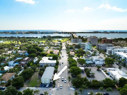 1-220 Lucerne Ave, Lake Worth Beach, FL, 33460-3952 | Card Image