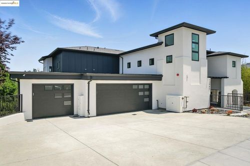 13462 Campus Dr, Oakland, CA, 94619-3710 | Card Image