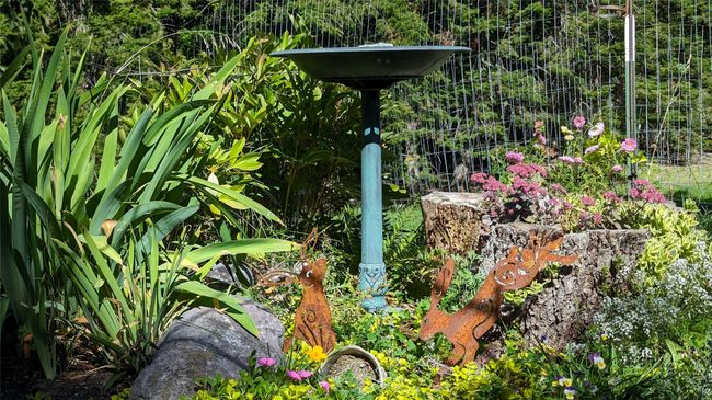 Garden Bird Bath | Image 41