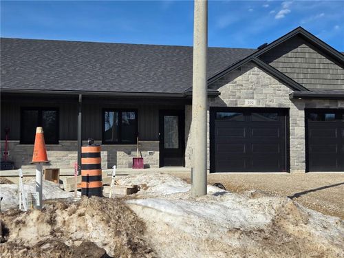 202 Elgin St, Palmerston, ON, N0G2P0 | Card Image