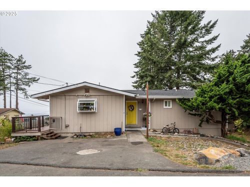 1214 Ransom Ave, Brookings, OR, 97415-9115 | Card Image