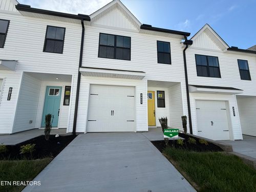 8809 Chapman Trace Way, Knoxville, TN, 37920-3345 | Card Image