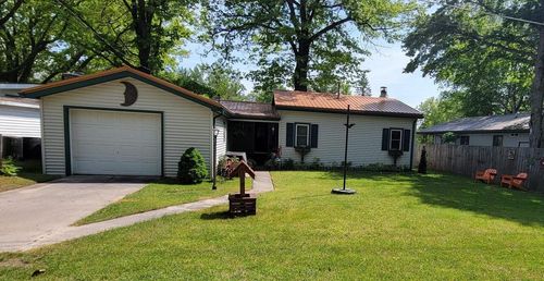 940 Pequot Ln, Hope, MI, 48628-9718 | Card Image