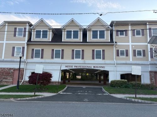 17 Elm Ave, Hackensack, NJ, 07601-4702 | Card Image