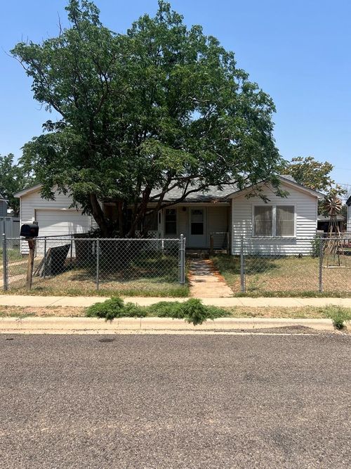 205 Jefferson St, Big Spring, TX, 79720-4910 | Card Image